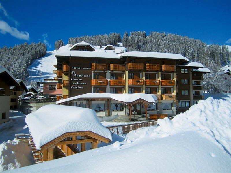 Hotel St. Raphael Мадонна-ди-Кампильо Экстерьер фото
