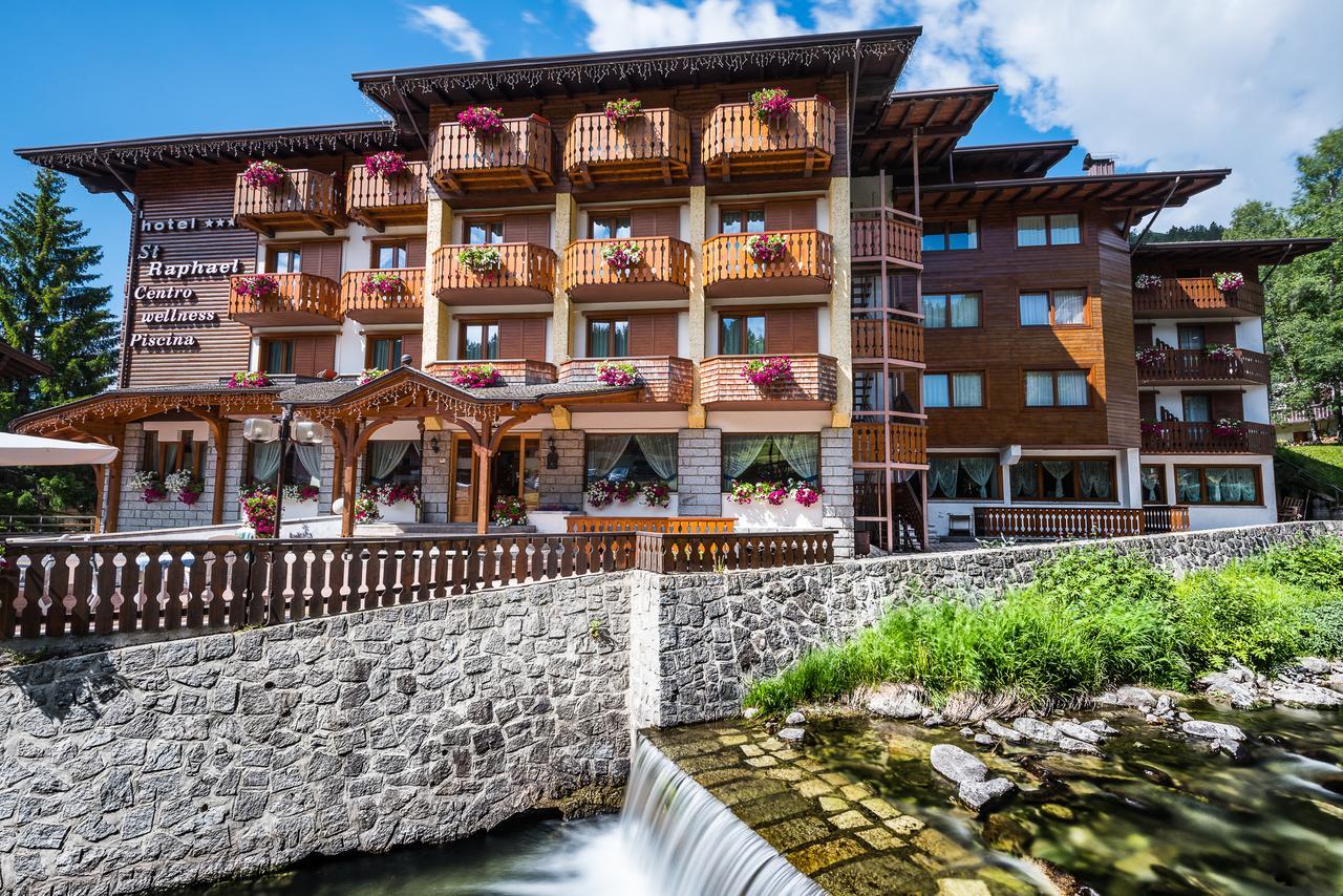Hotel St. Raphael Мадонна-ди-Кампильо Экстерьер фото